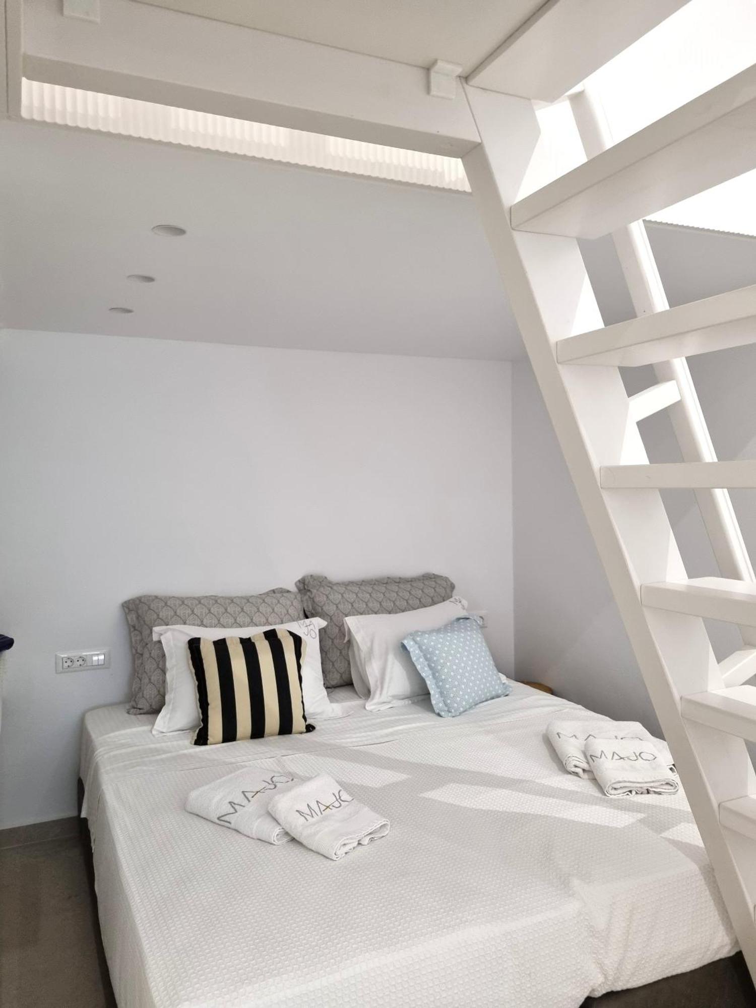Majo Suites Hotel Agia Anna  Exteriör bild